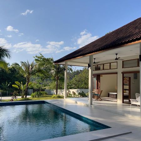 Villa Meranti - Spacious Private Pool Villa Pantai Cenang  Esterno foto