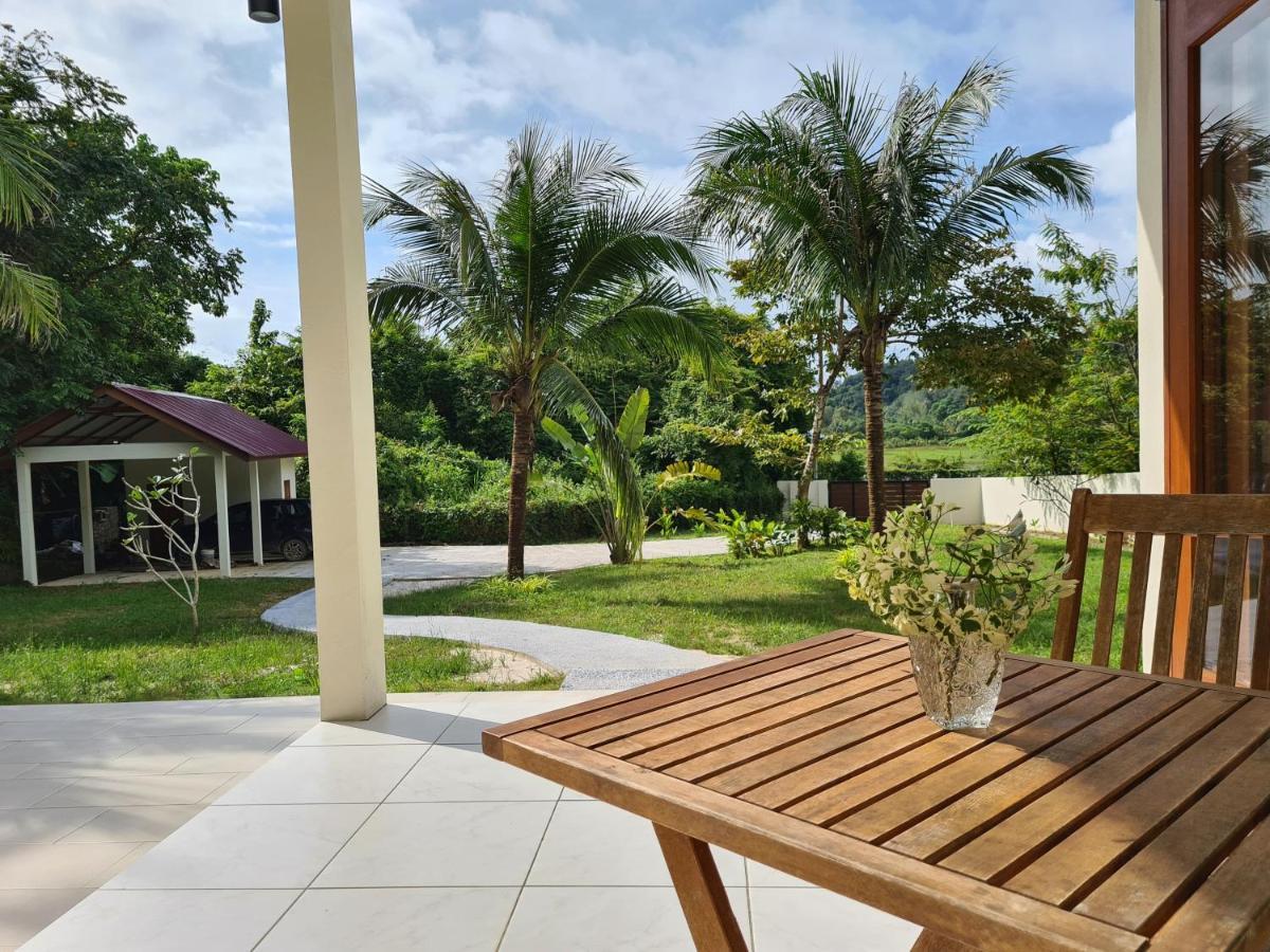 Villa Meranti - Spacious Private Pool Villa Pantai Cenang  Esterno foto