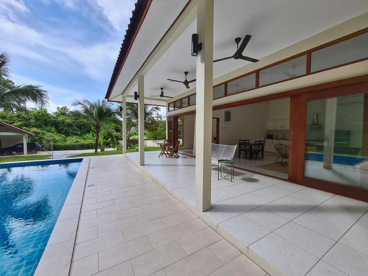 Villa Meranti - Spacious Private Pool Villa Pantai Cenang  Esterno foto