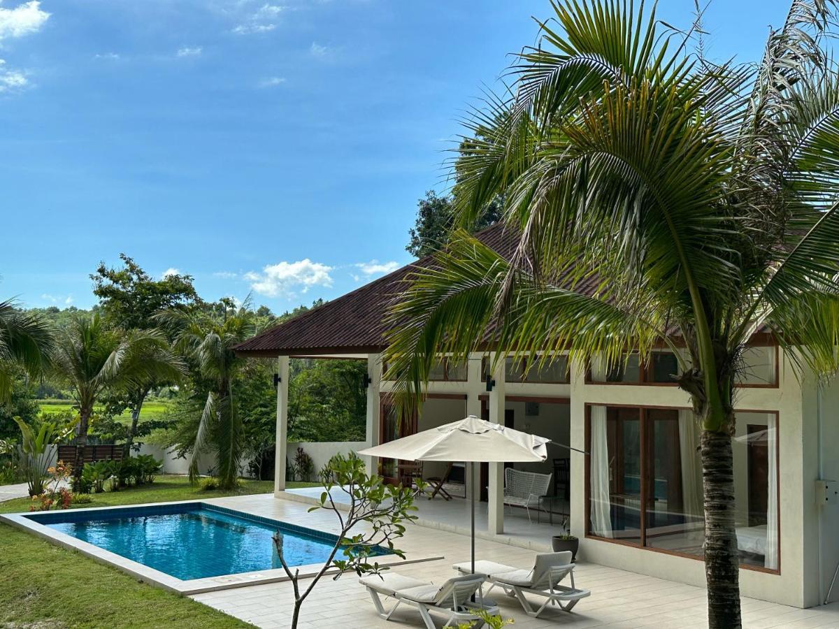 Villa Meranti - Spacious Private Pool Villa Pantai Cenang  Esterno foto