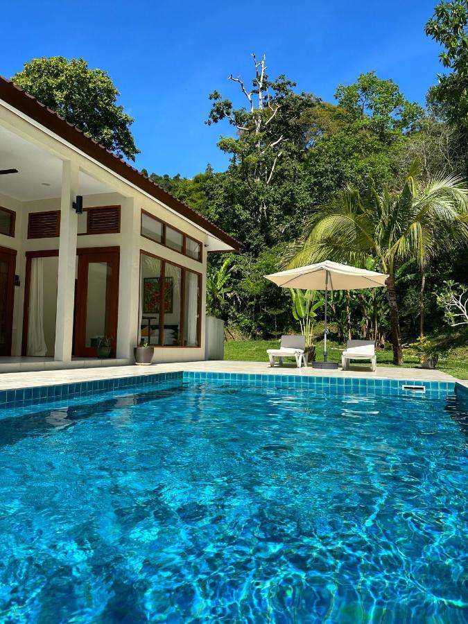 Villa Meranti - Spacious Private Pool Villa Pantai Cenang  Esterno foto
