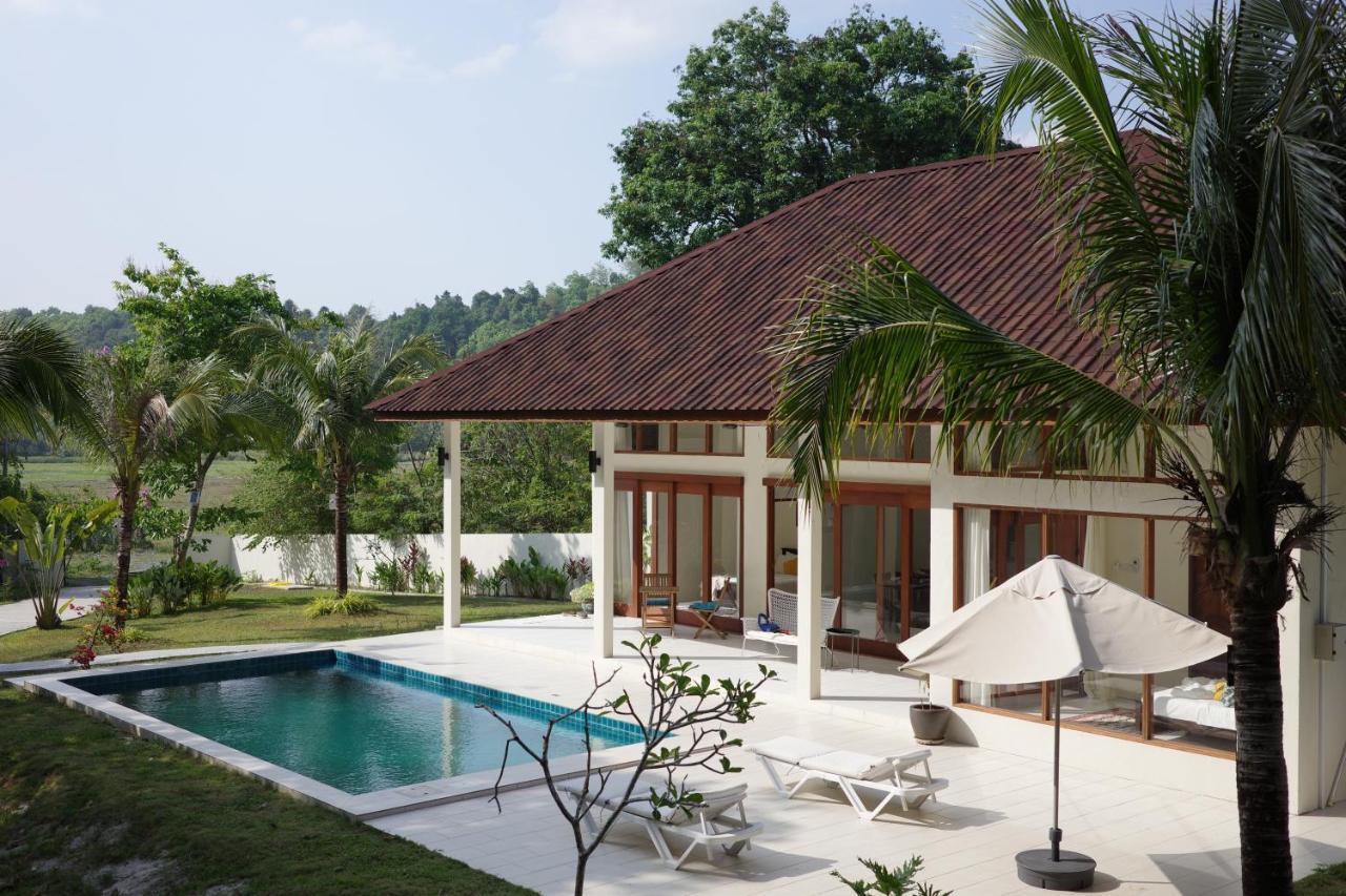 Villa Meranti - Spacious Private Pool Villa Pantai Cenang  Esterno foto
